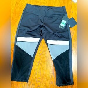 NWT ANDREW MARC Performance Black Pink & Gray Activewear Capris  Size L  $55